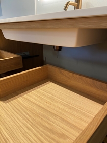 180 cm Naturolieret Just Wood badmøbel med 6 skuffer og Solid Surface bordplade