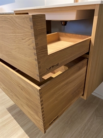 180 cm Naturolieret Just Wood badmøbel med 6 skuffer og Solid Surface bordplade