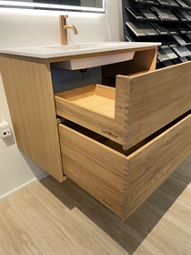 180 cm Naturolieret Just Wood badmøbel med 6 skuffer og Solid Surface bordplade